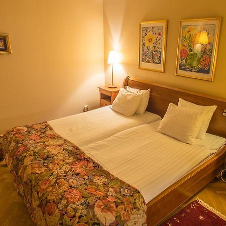 Hotel De Geer Finspang ภายนอก รูปภาพ