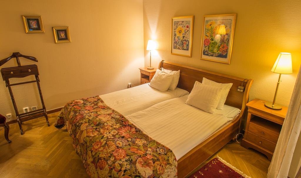 Hotel De Geer Finspang ภายนอก รูปภาพ